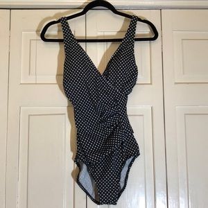 Jantzen Classics Black and White Polka Dot One Piece Swimsuit Wrap Style SZ 8